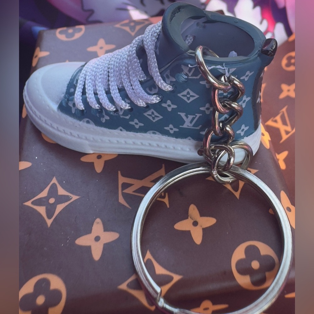 Fashion Blue Monogram Sneaker Keychain - Picture 8 of 15